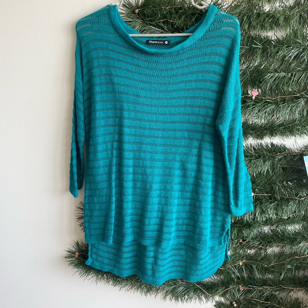 Blue mid sleeve sweater - size medium - perfect condition!